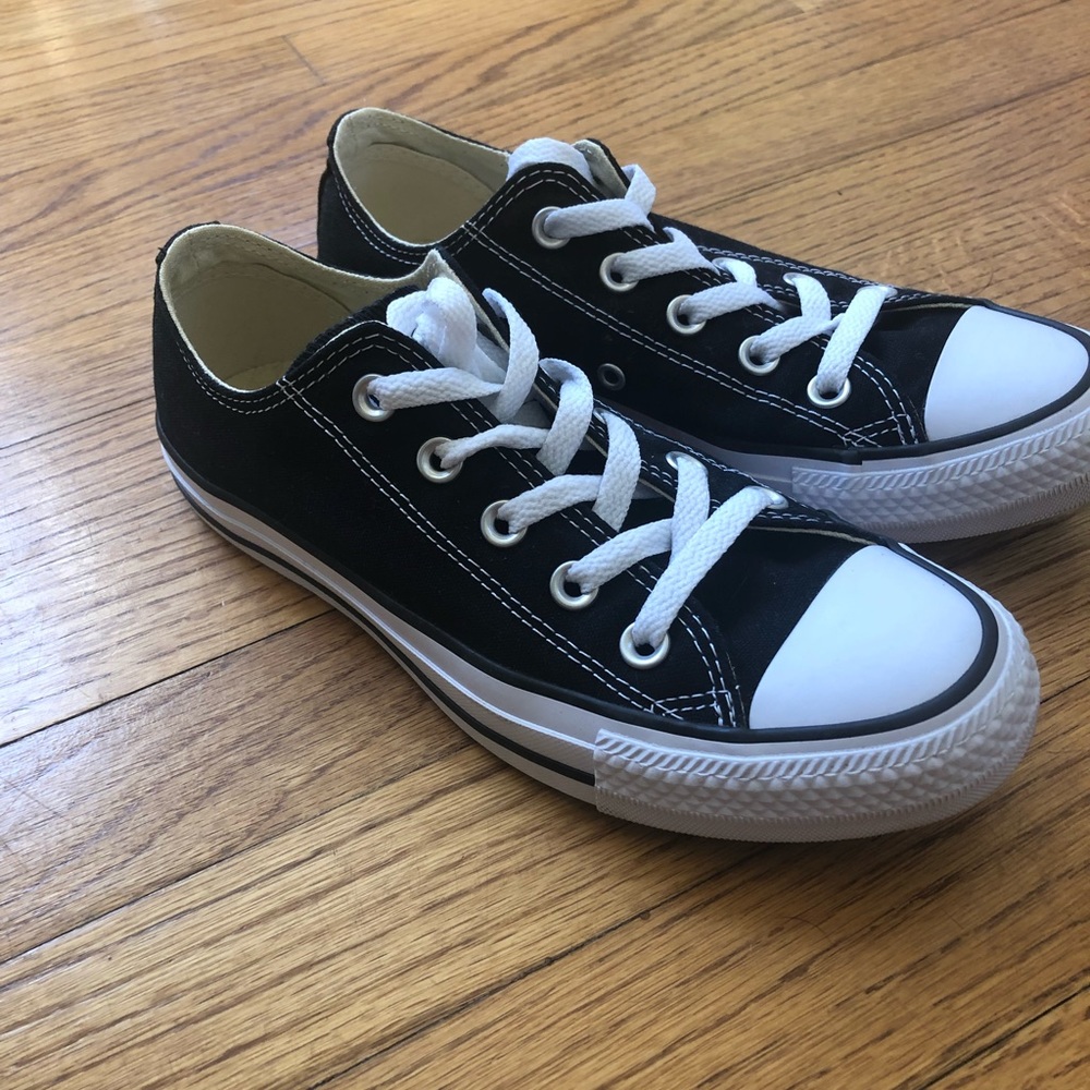 Black converse size 6